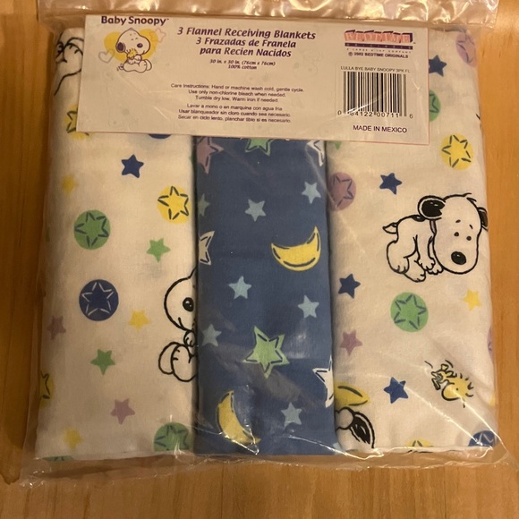 Peanuts Baby Snoopy Flannel Receiving Blankets with Woodstock - Stars and Moons - Picture 4 of 5